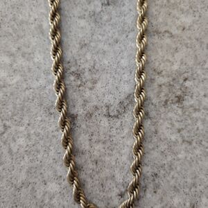 Avon Twisted Rope Necklace - Gold Tone